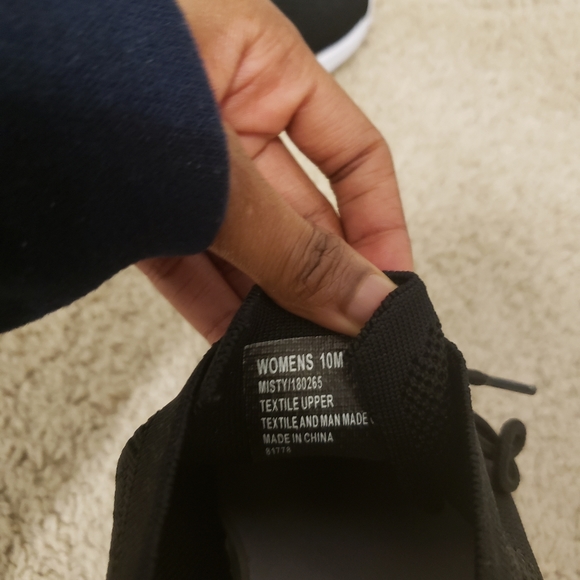 Running shoes - Picture 3 of 4